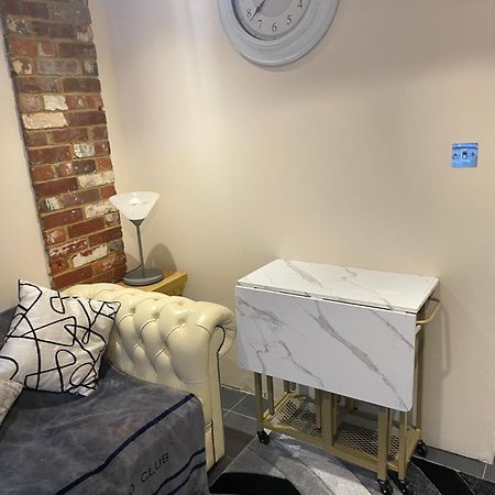 Flat 3 Meadow View Cozy Getaway Lejlighed Hurst Eksteriør billede